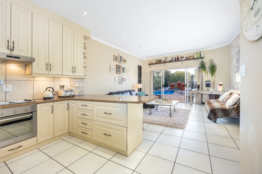 6 Bedroom Property for Sale in Eversdal Western Cape